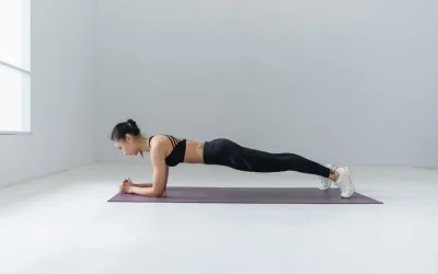 Top 10 exerciții cu greutatea corporală pe care le poți face acasă